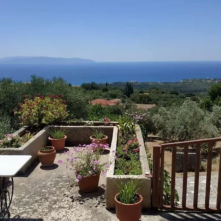 Tsapoula Holiday home *